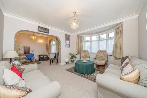 4 bedroom house for sale, Hanworth Road, Hounslow TW4