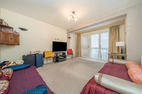 4 bedroom house for sale, Hanworth Road, Hounslow TW4