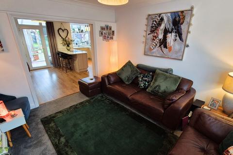 4 bedroom semi-detached house for sale, Hill Rise, Leicester LE4