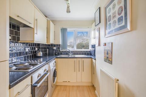 1 bedroom flat for sale, Merland Rise, Tadworth KT20