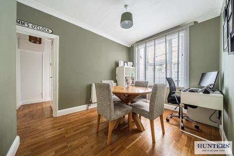31 Queens Road, Welling, DA16 3EA