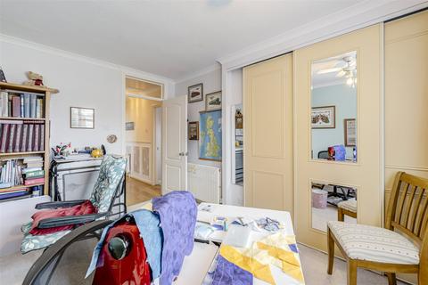 4 The Grove, Ferring, Worthing, BN12 5JA