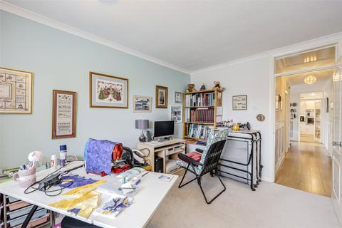 4 The Grove, Ferring, Worthing, BN12 5JA