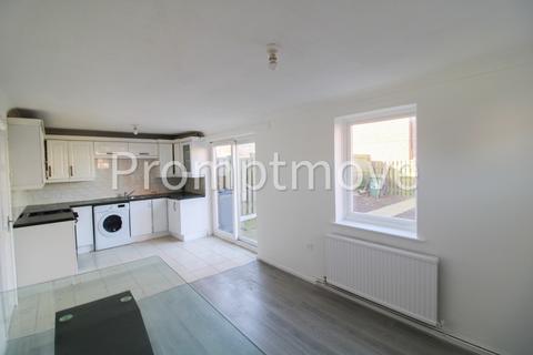 3 bedroom end of terrace house for sale, Wedgewood Road Luton LU4 0RG