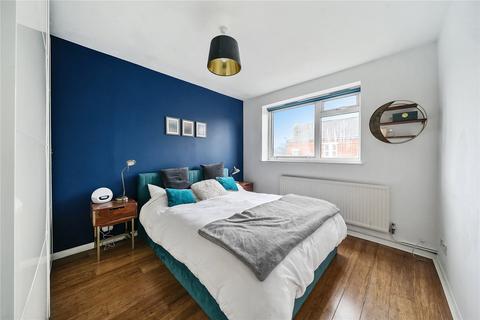 2 bedroom flat for sale, Elsinore Road, London, SE23