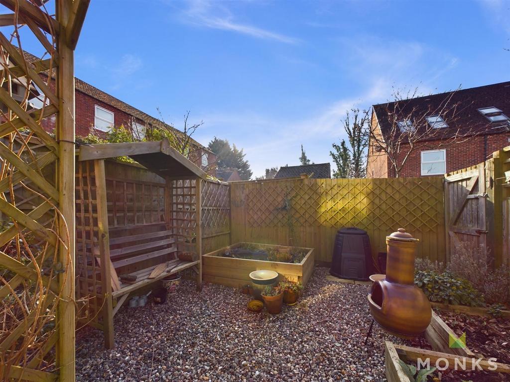 CAM01348 G0-PR0591-STILL012.jpg