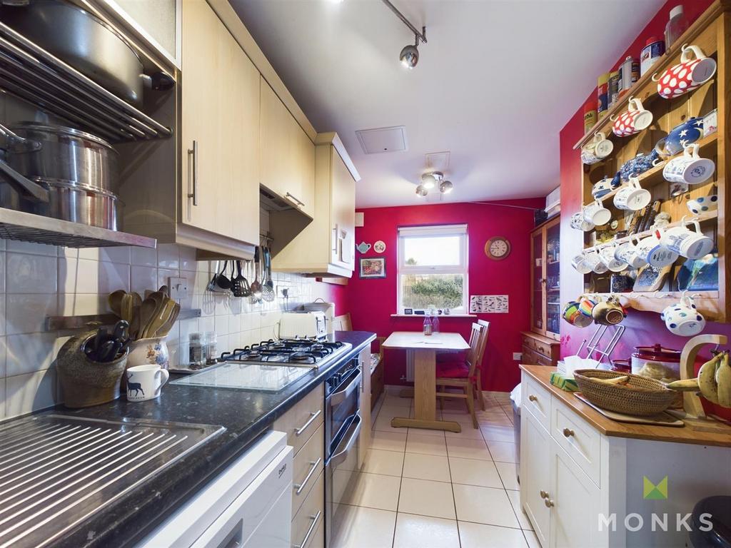 CAM01348 G0-PR0591-STILL003.jpg