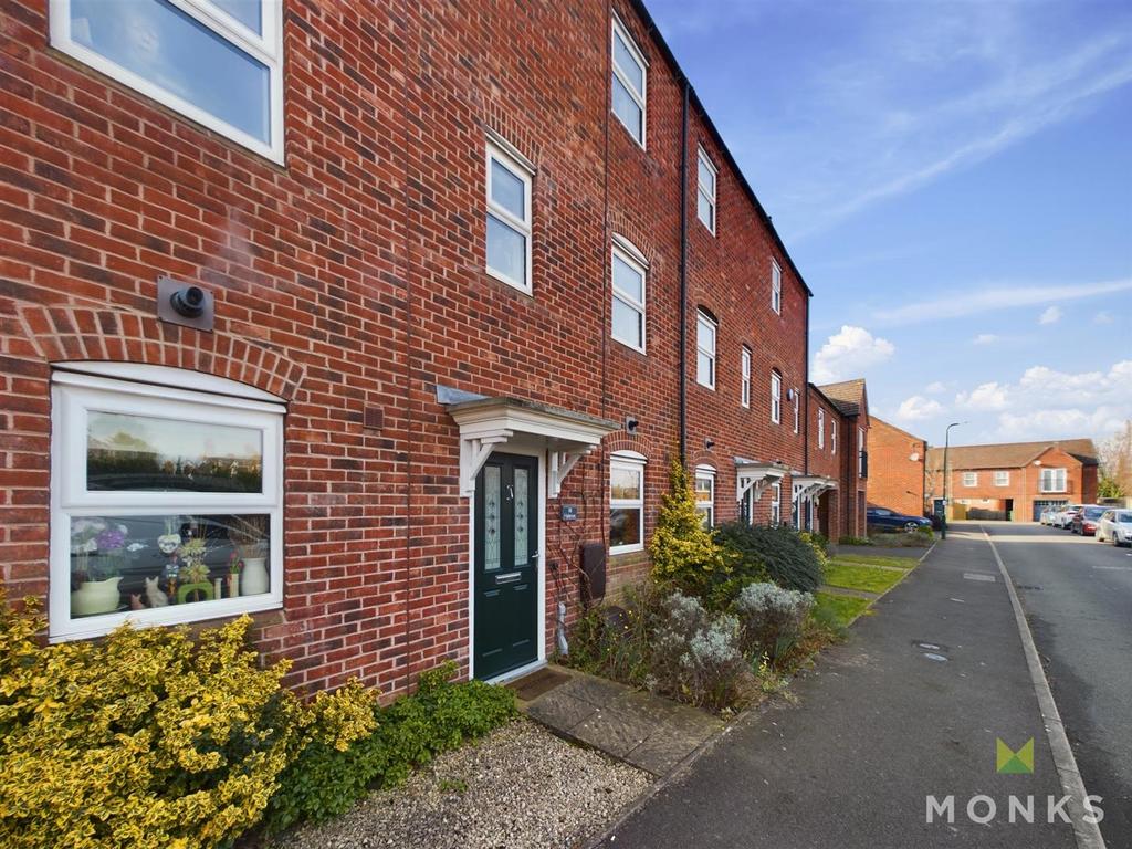 CAM01348 G0-PR0591-STILL025.jpg