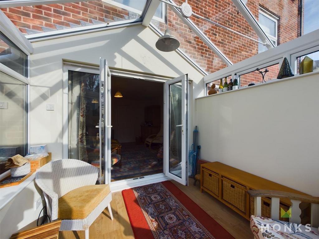 CAM01348 G0-PR0591-STILL010.jpg