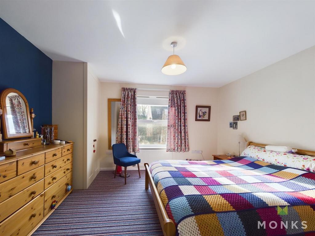 CAM01348 G0-PR0591-STILL018.jpg