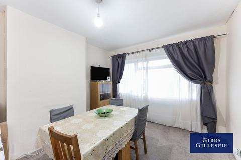 2 bedroom flat to rent, Meadway Gardens, Ruislip, HA4