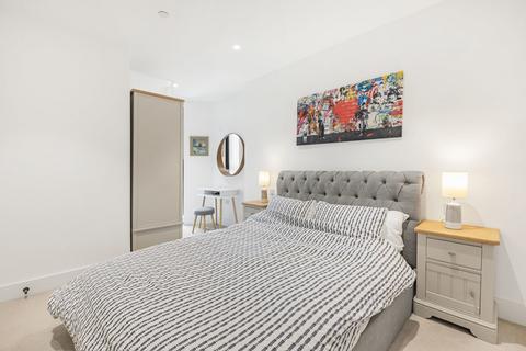 3 bedroom apartment for sale, Kingsland High Street, London, E8