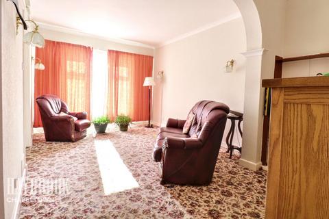 112 Elm Lane, Sheffield, S5 7TW