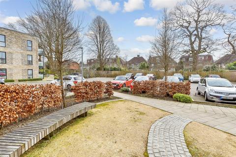 2 bedroom apartment for sale, Salomons Grove, Southborough, Tunbridge Wells, Kent