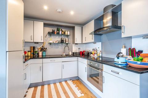 2 bedroom flat to rent, Southgate Road, De Beauvoir Town, London, N1