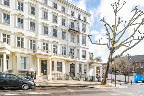 Studio to rent, Queens Gate, South Kensington, London, SW7