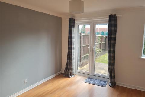 2 bedroom end of terrace house to rent, Phoenix Close, Rugeley, Staffordshire