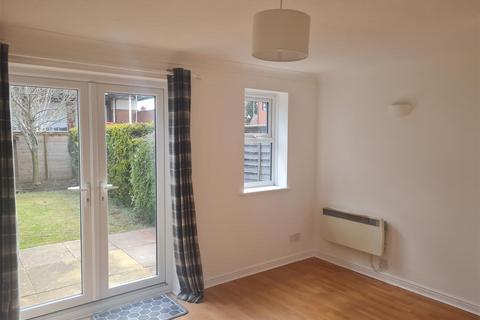 2 bedroom end of terrace house to rent, Phoenix Close, Rugeley, Staffordshire