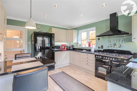 27 Hotham Close, Swanley, BR8 7UX