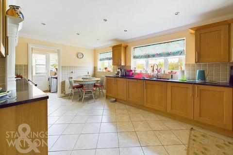 4 bedroom detached bungalow for sale, Bayles Way, Stradbroke, Eye