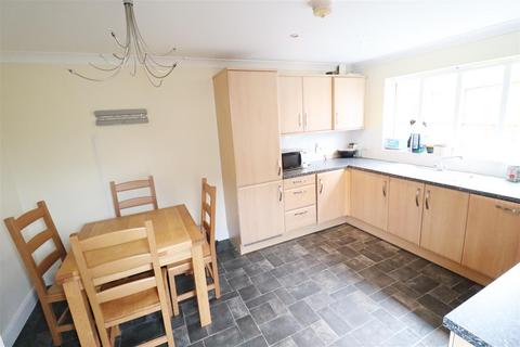 3 bedroom end of terrace house to rent, Mill Park Drive, Braintree