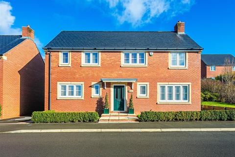 4 bedroom detached house for sale, Portway Drive, Matlock