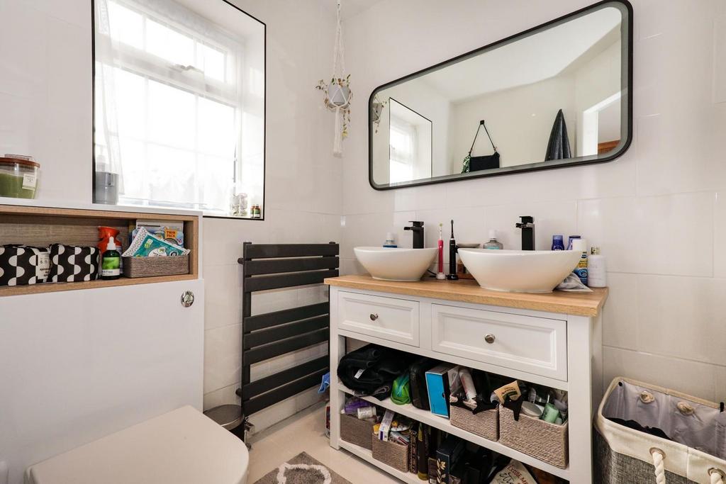 Ensuite