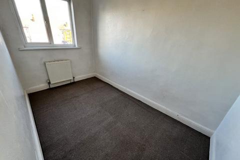 2 bedroom terraced house to rent, Wilson Street, Castleford, WF10