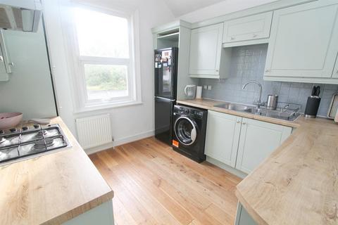 2 bedroom maisonette for sale, Thicket Road, Sutton SM1