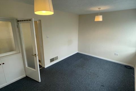 2 bedroom flat to rent, Grove House Court, Leeds, West Yorkshire, LS8