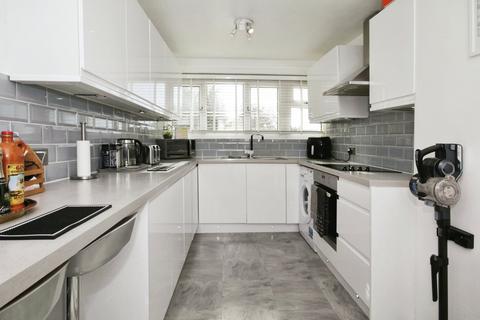 133 Chetwode Road, Tadworth, KT20 5PJ