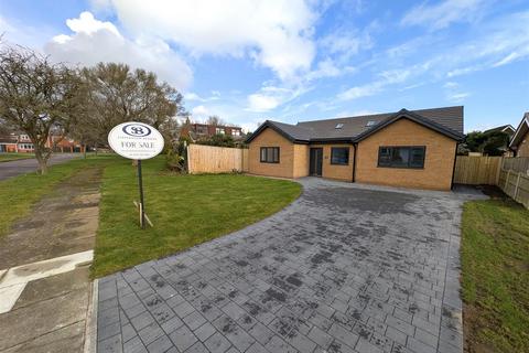 3 bedroom detached bungalow for sale, Eaton Close, Sandbach