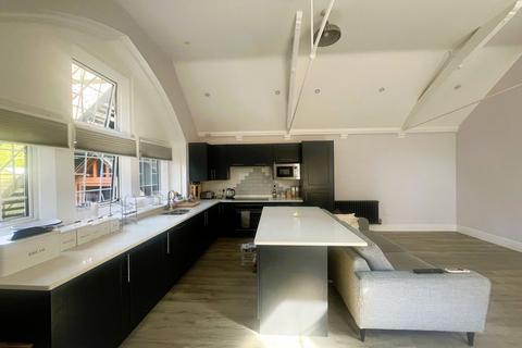 2 bedroom flat for sale, Filmer Grove, Surrey GU7