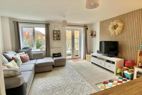 3 Blake Close, Towcester, NN12 6JN