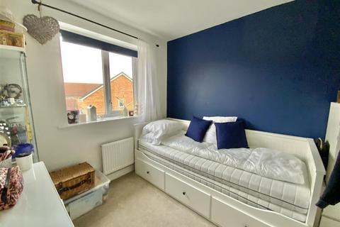 3 Blake Close, Towcester, NN12 6JN