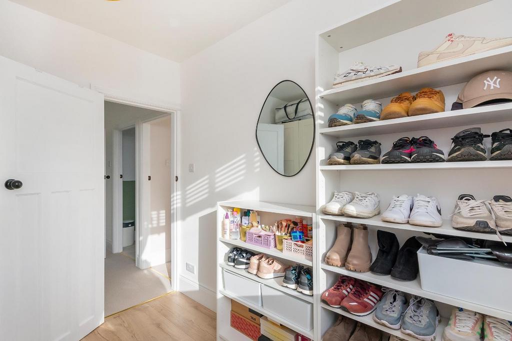 7 L5 RBD - Bedroom H.jpg