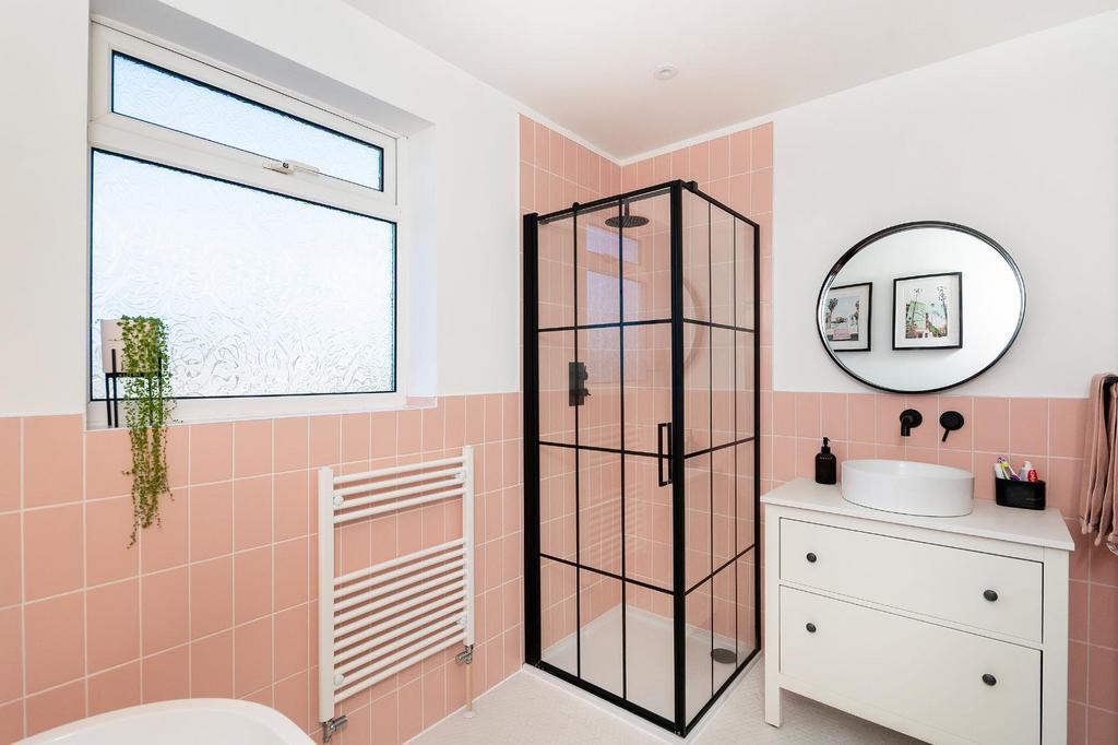 7 L5 RBD - Bathroom B.jpg