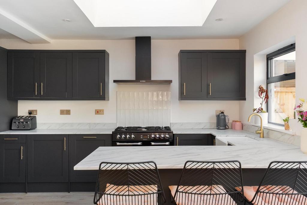 7 L5 RBD - Kitchen E.jpg
