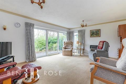 2 Brookside, Euxton, Chorley, PR7 6HR