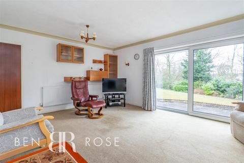 2 Brookside, Euxton, Chorley, PR7 6HR