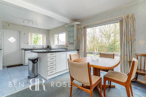 2 Brookside, Euxton, Chorley, PR7 6HR