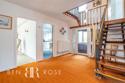 2 Brookside, Euxton, Chorley, PR7 6HR