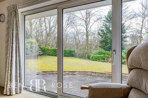 2 Brookside, Euxton, Chorley, PR7 6HR