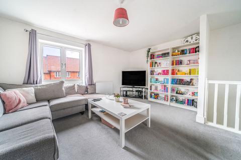 2 bedroom coach house for sale, Saunders Way, Basingstoke