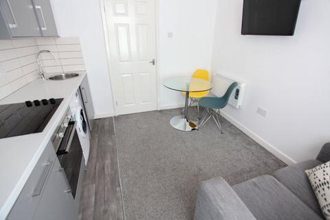 2 bedroom flat to rent, Fell Street, L7 2QD,