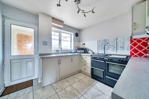 3 bedroom end of terrace house for sale, Pinkerton Road, Basingstoke, RG22 6RN