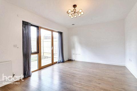 3 bedroom terraced house for sale, Windmill Lane, Greenford