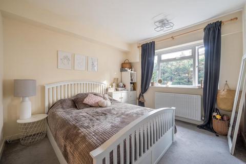 3 bedroom flat to rent, Selwyn Court,  Richmond,  TW10