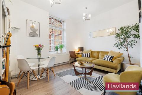6 Banting Drive, London, N21 1SL