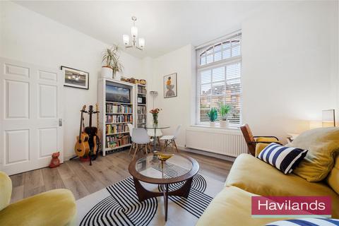 6 Banting Drive, London, N21 1SL